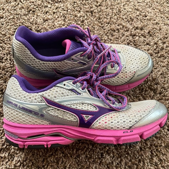 ASICS shoes - Picture 2 of 3